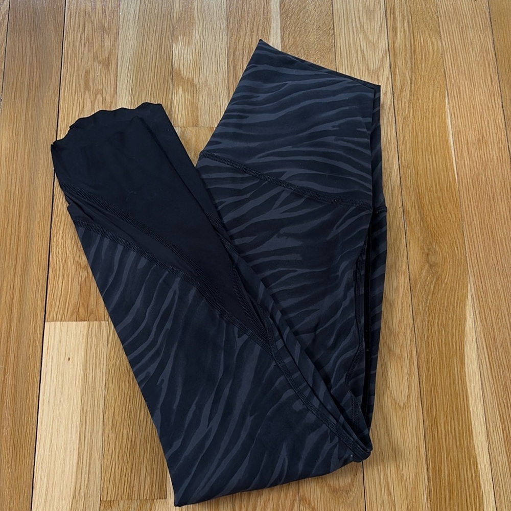 LULULEMON cropped leggings